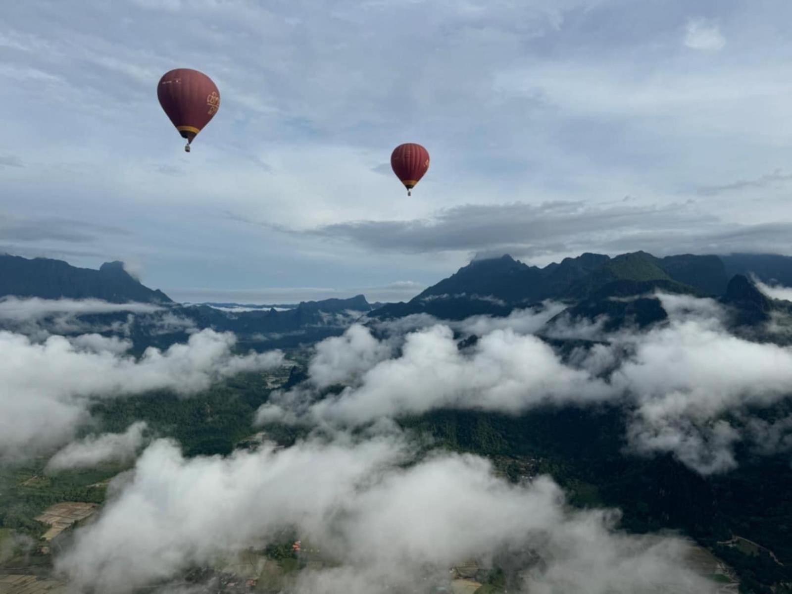 Sky Hotel 万荣 外观 照片