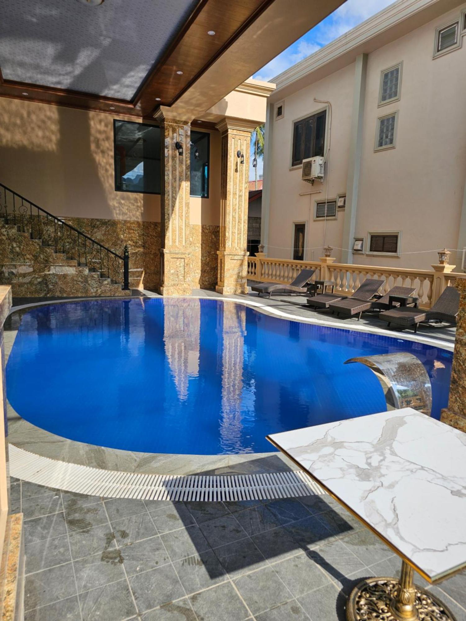 Sky Hotel 万荣 外观 照片