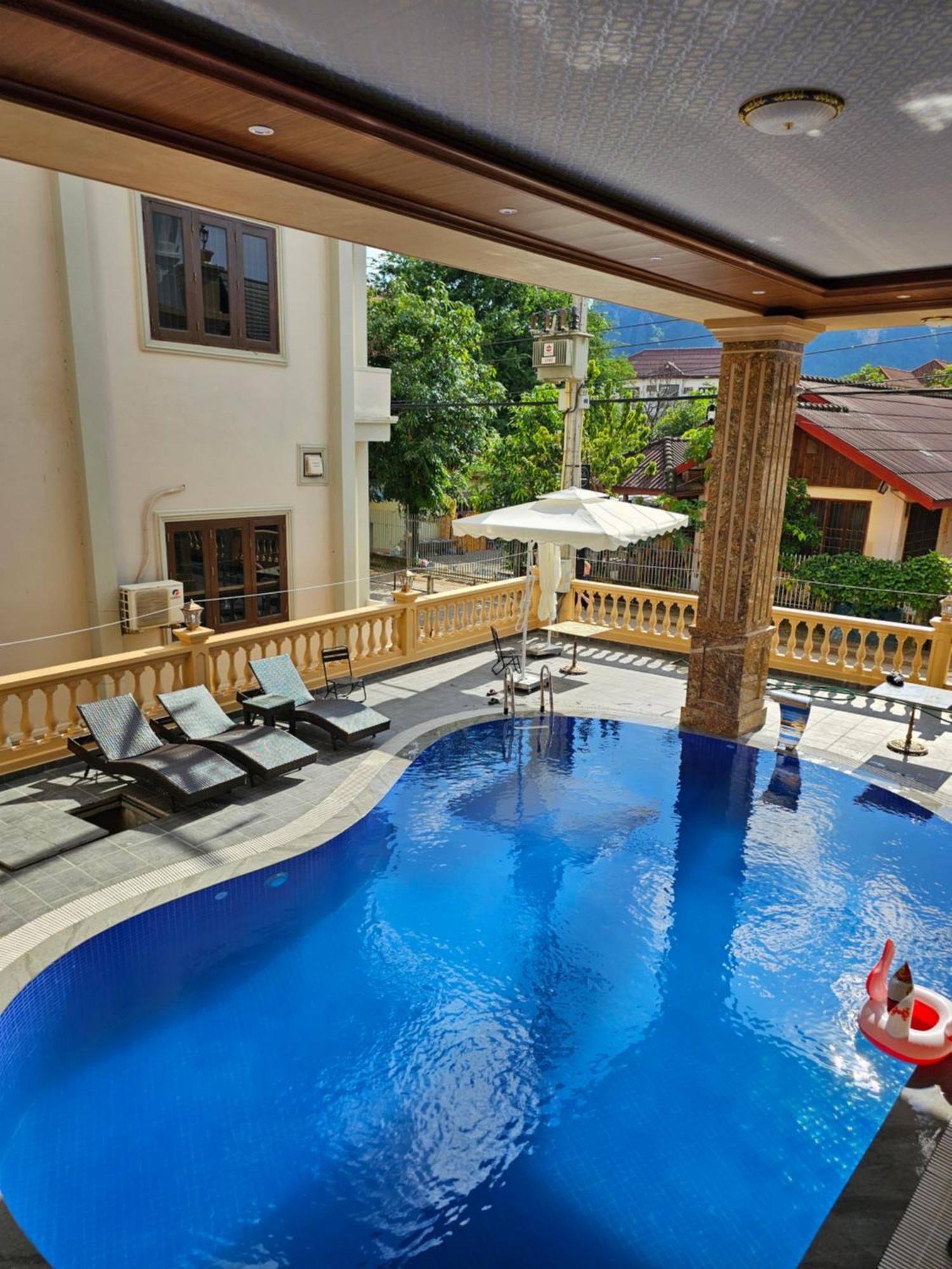 Sky Hotel 万荣 外观 照片